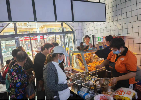 小吃店大生意，淄博燒烤引發(fā)新一輪創(chuàng)業(yè)熱潮，你怎么看?