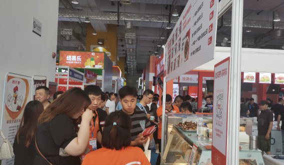 濟(jì)南展會(huì)第一天，看看這人氣！