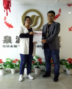 【賀】山東威海開發(fā)區(qū)吳女士成功加盟張成榮電烤雞架！