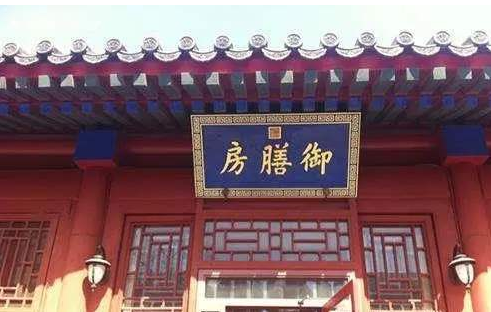 街頭熱賣(mài)的張成榮電烤雞架，三大特色贏得市場(chǎng)關(guān)注