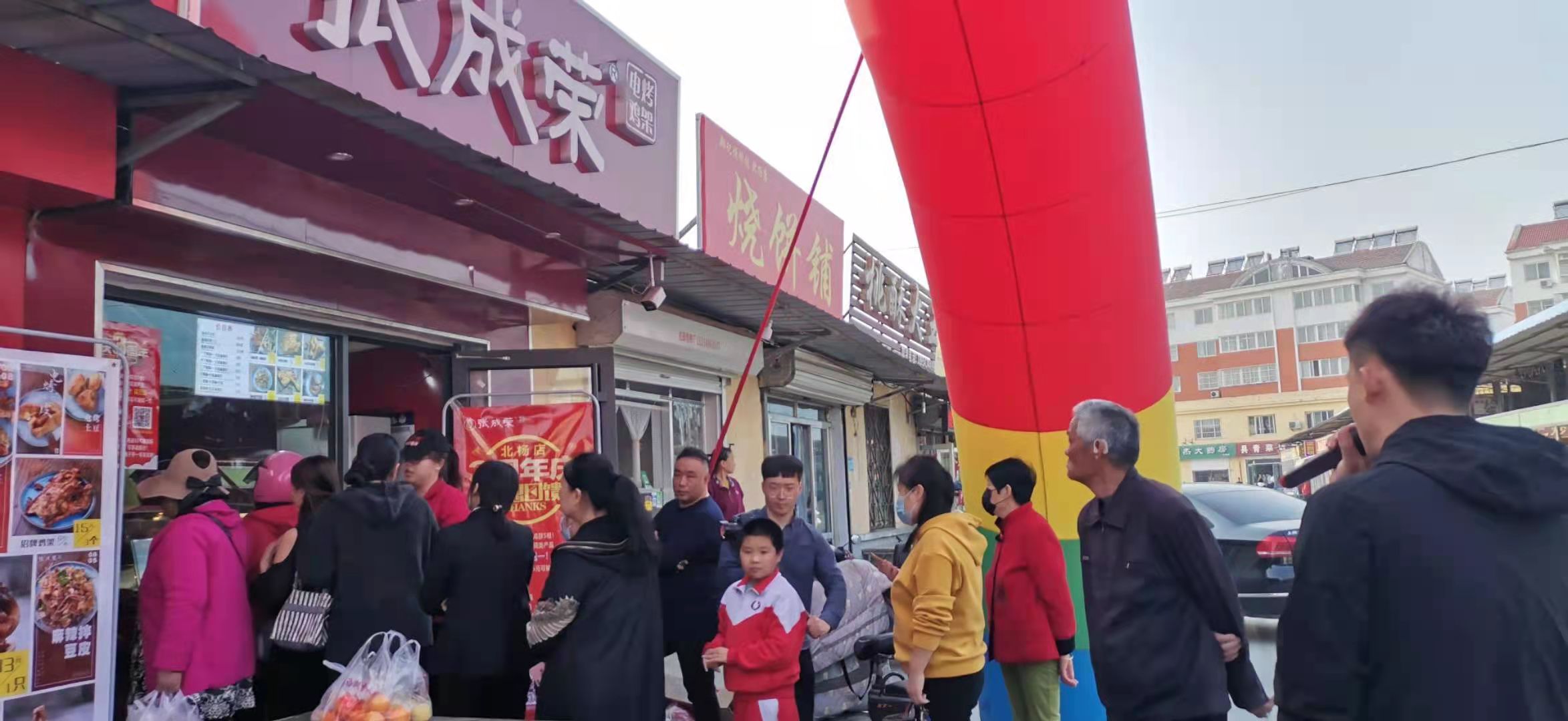 85后創(chuàng)業(yè)加盟小吃店，10㎡電烤小吃店，1-2人即可開店